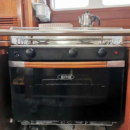 Tekne Sailboat In