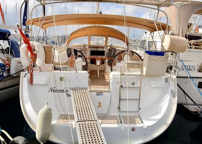 Sailboat In Πλωτό κατάλυμα Αλικαρνασσός