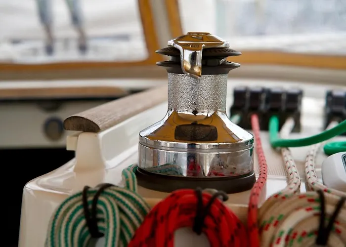 Sailboat In * 博德鲁姆