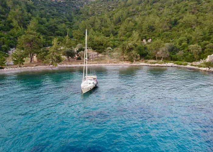 Sailboat In 博德鲁姆